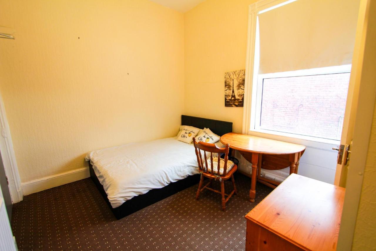 Central Bolton Accommodation ภายนอก รูปภาพ